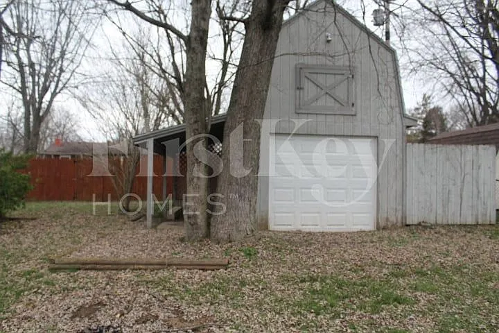 3 bed, 2.0 bath, 1520 sqft, $1,955 — Photo 2