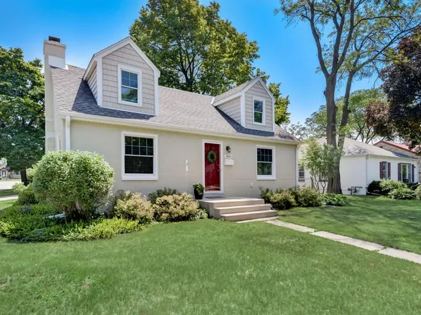 4886 North Iroquois AVENUE, Glendale, WI 53217
