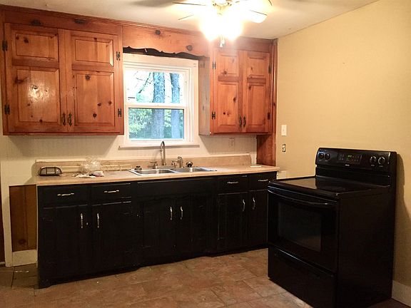 5th image of 817 Gibson Dr