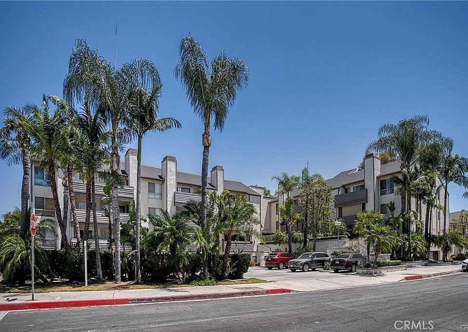 1st image of 20253 Keswick St APT 325