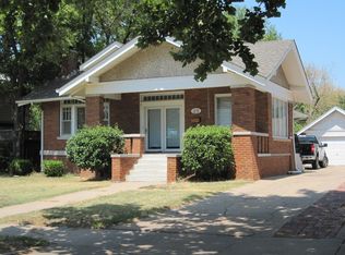 3226 E Country Club Pl, Wichita, KS 67208