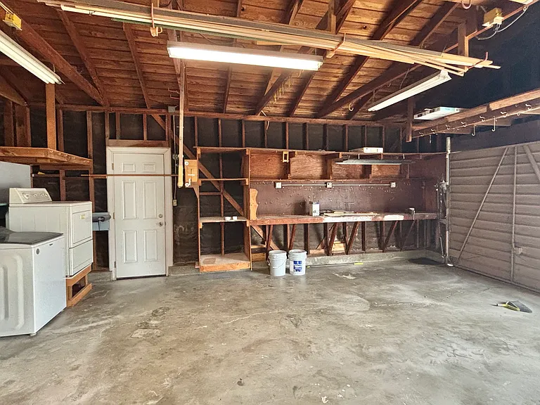 137 Argonaut St — Photo 25
