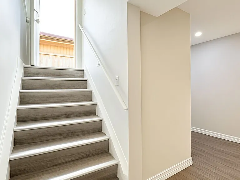 115 Marigold St #LOWER — Photo 12