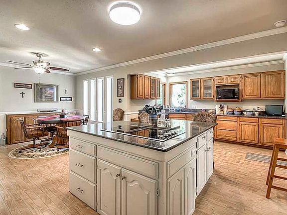 5th image of 8010 Burr Oak Dr