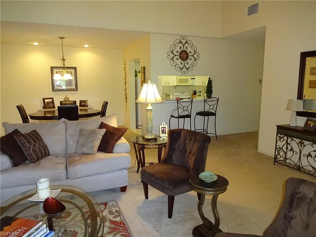 2 bed, 2.0 bath, 1450 sqft, $7,000 — Photo 2
