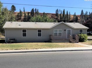 1800 N Cedar St, Colfax, WA 99111