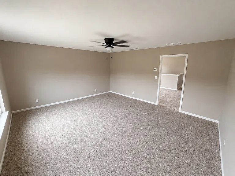 372 Corinth Dr — Photo 10