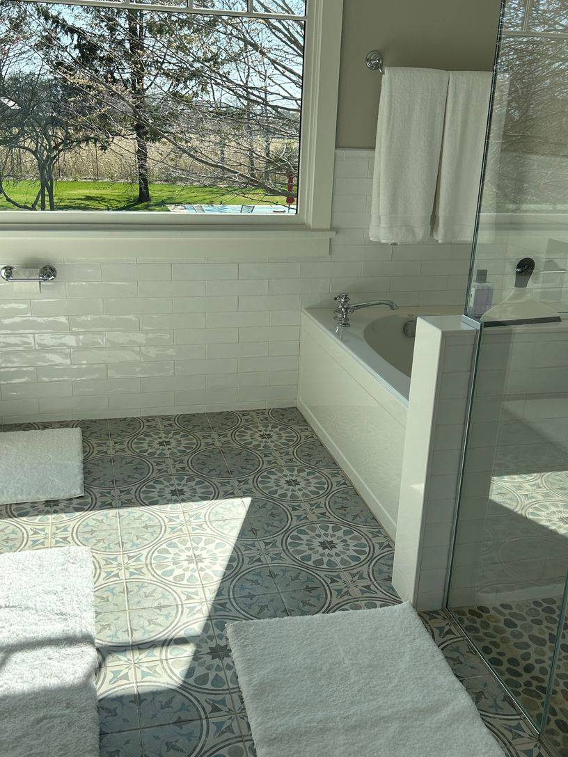  NEW BATHROOM