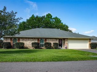 137 Robichaux Dr, La Place, LA 70068