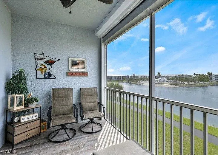 16635 Lake Circle Dr — Photo 2