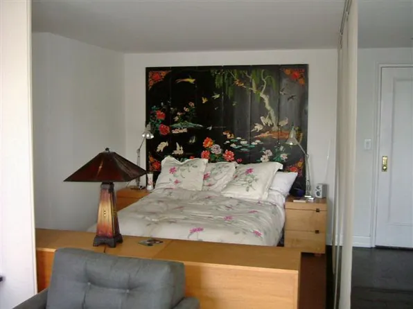 465 West 23rd Street image 1 of 1