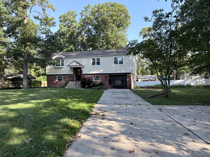 4 bed, 2.0 bath, 2379 sqft, $3,250 — Photo 2