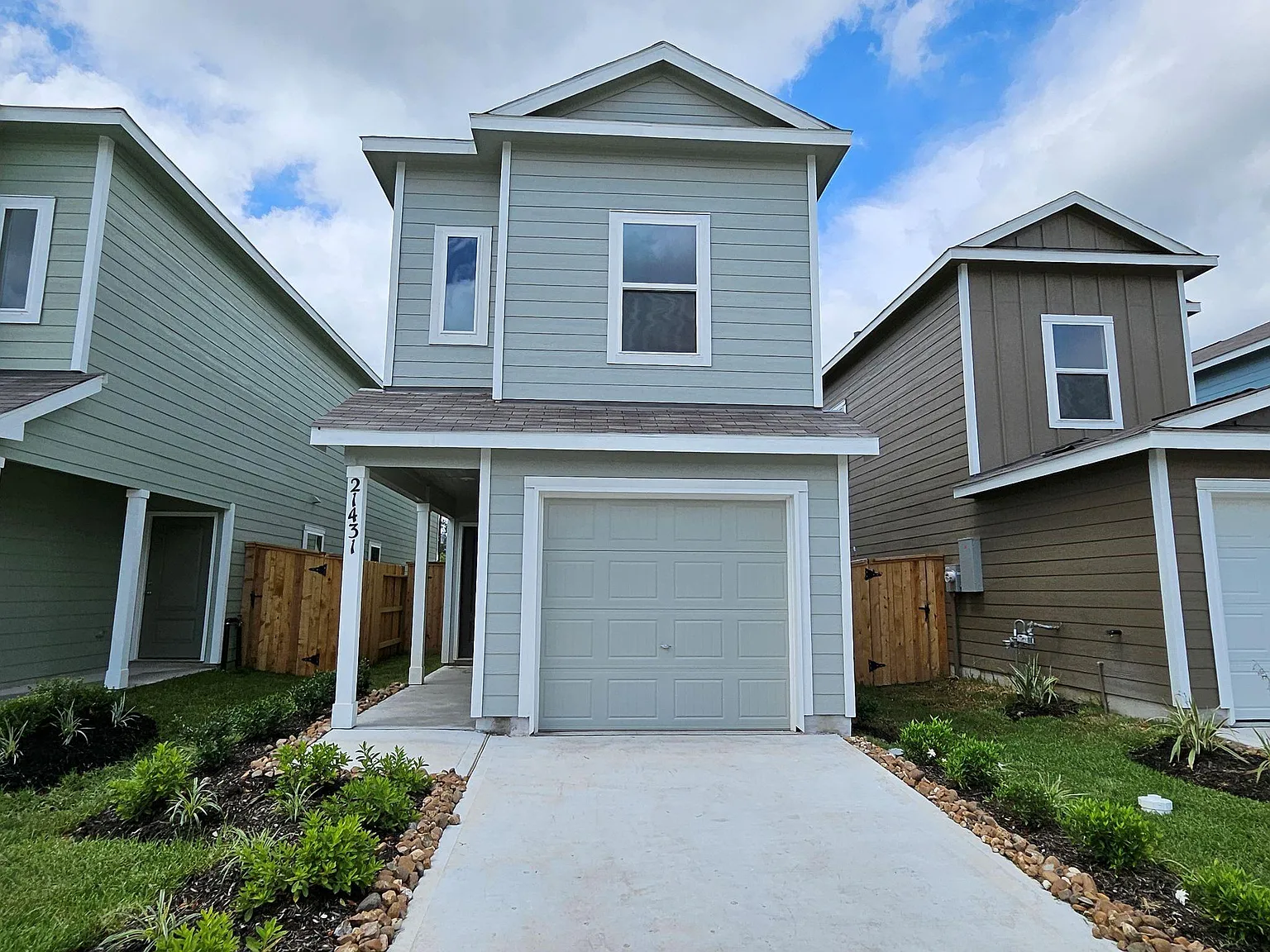 3 bed, 2.5 bath, 1189 sqft, $2,195 — Photo 4