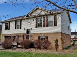 1127 Sugar Hollow Loop, Unicoi, TN 37692