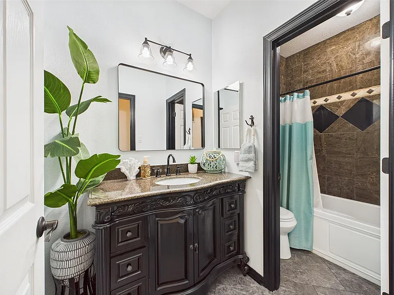 203 Las Brisas St — Photo 34