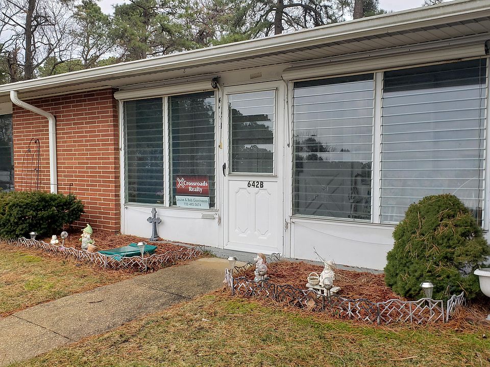 1st image of 642B Plymouth Drive #1002