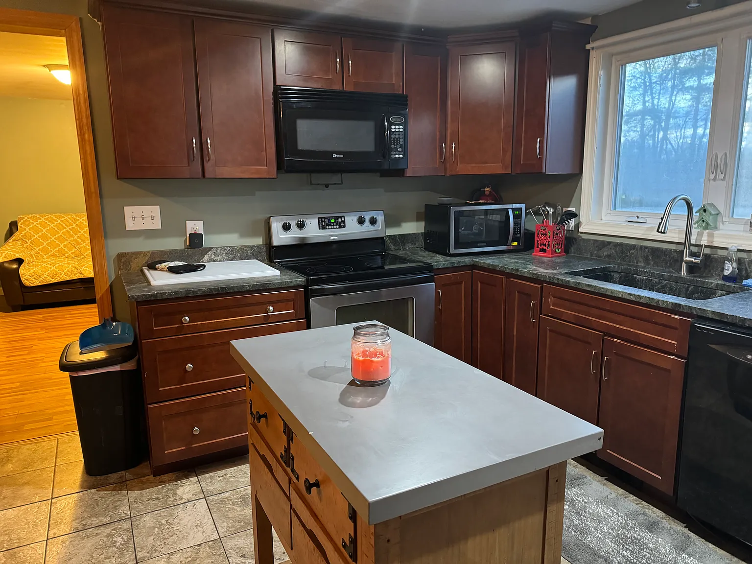 2 bed, 700 sqft, $1,500 — Photo 1