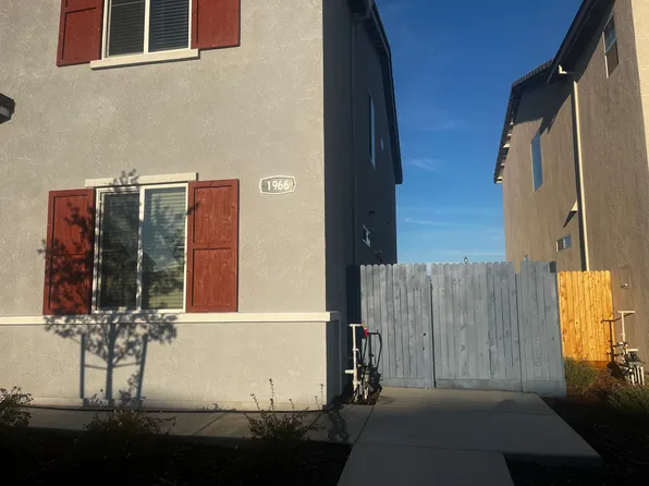 1966 Hedaro Pl, Manteca, CA 95337