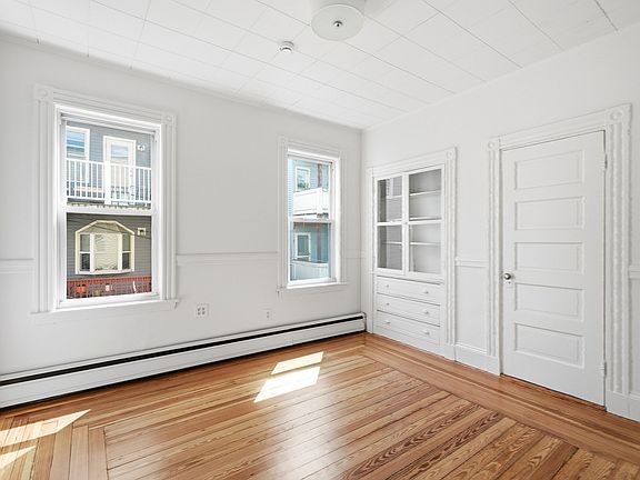 5th image of 9 Hatch St #2