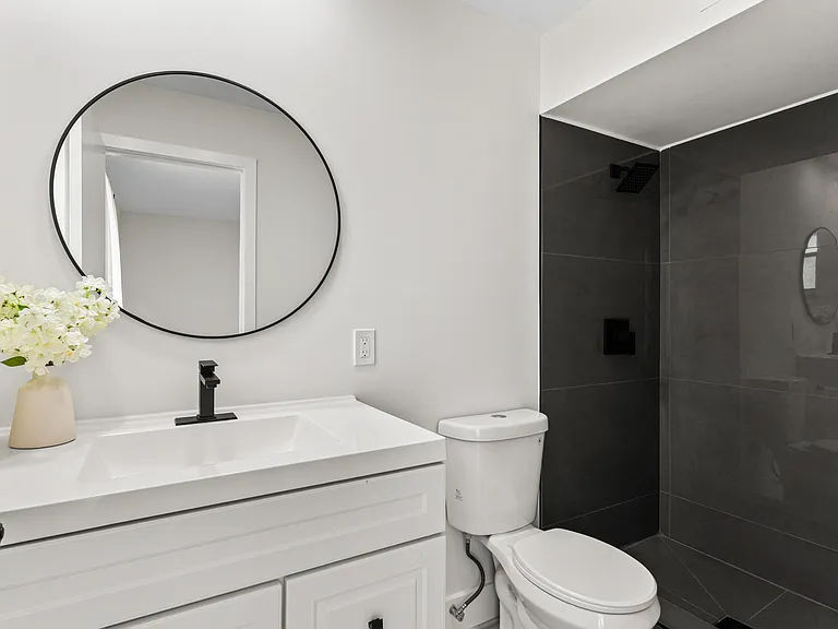 733 Nantucket Cir — Photo 16