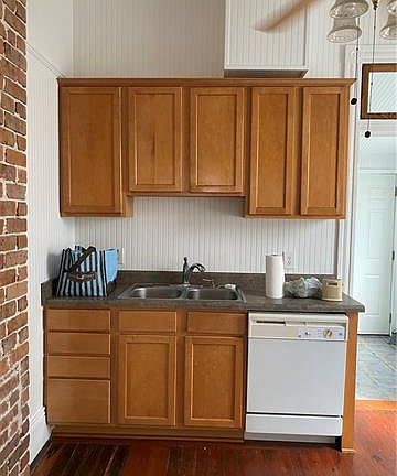 5th image of 143 Cherokee St