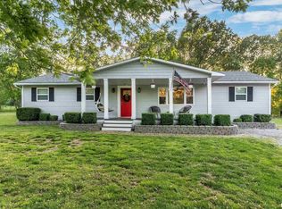 60 Palestine Rd, Stonefort, IL 62987