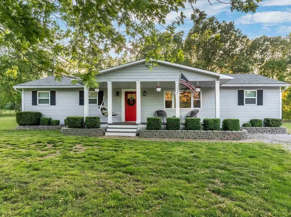 60 Palestine Rd, Stonefort, IL 62987