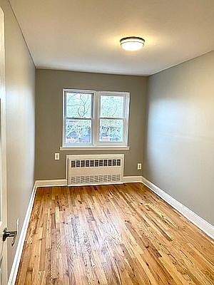 4th image of 1054 E 84th St Floor 3