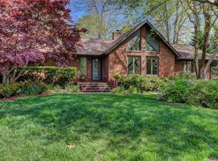 4 Chesapeake Ct, Greensboro, NC 27410