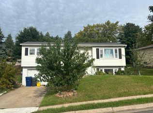 2545 Marywood Dr, Dubuque, IA 52001
