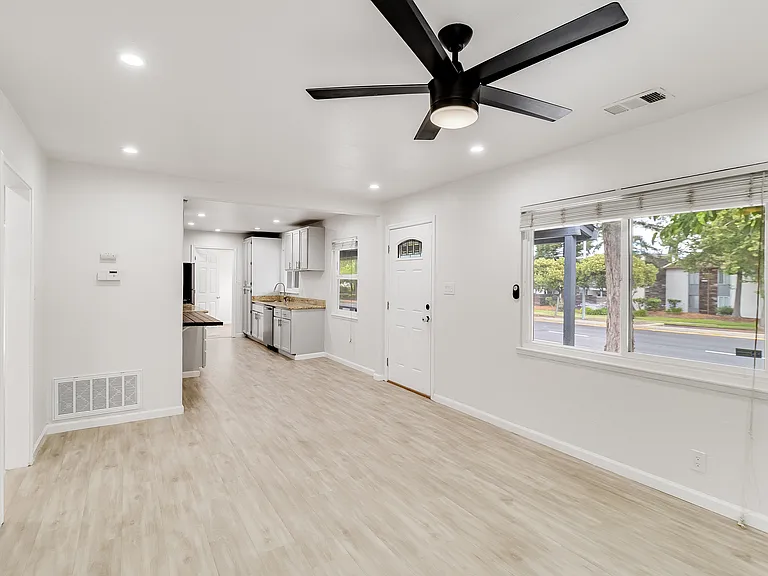 4060 Clayton Rd — Photo 6