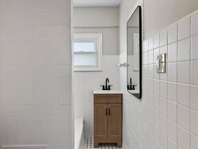 2113 Fairview Ave — Photo 9