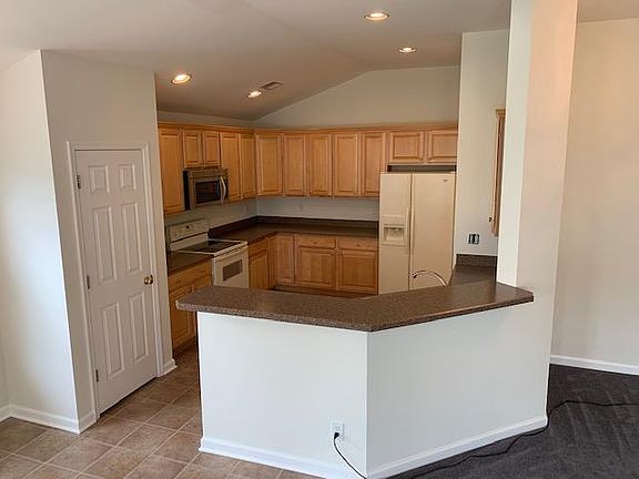 Large kitchen with breakfast nook