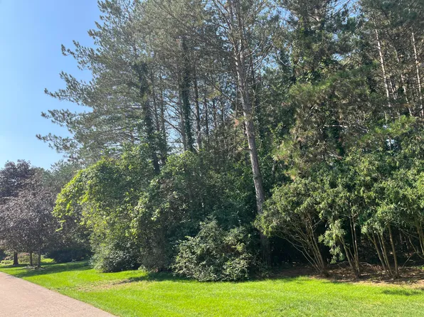 3572 Meadowood Trail Dr SE, Grand Rapids, MI 49546