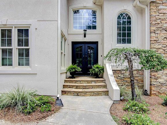 2nd image of 703 Thornhill