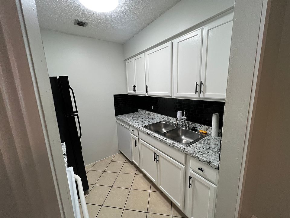 1st image of 379 47th Ave N APT 211