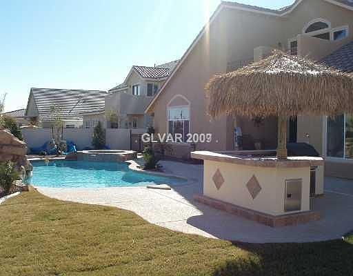 2nd image of 6220 Leafy St