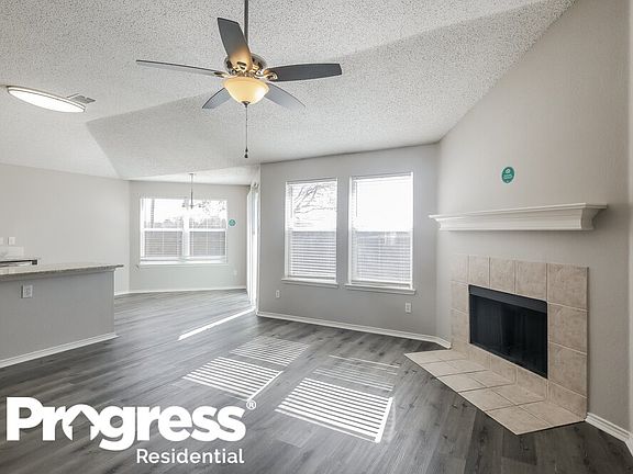 4th image of 1136 Shadywood Dr
