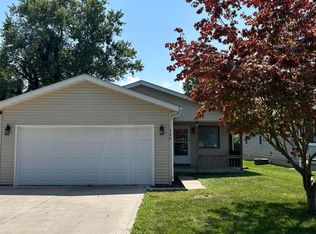 306 Highland Ave, Buckeye Lake, OH 43008