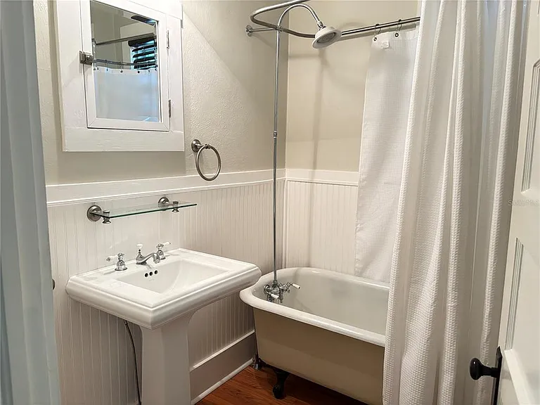 324 Julia Pl — Photo 45