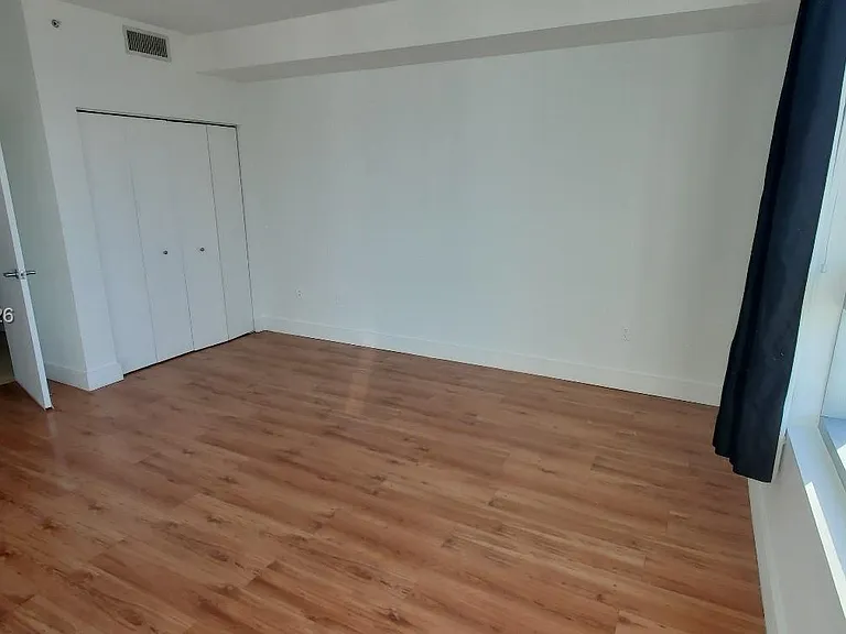90 SW 3rd St #2705 — Photo 9