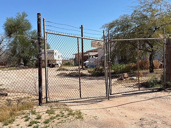 4th image of 1345 N Burris Rd