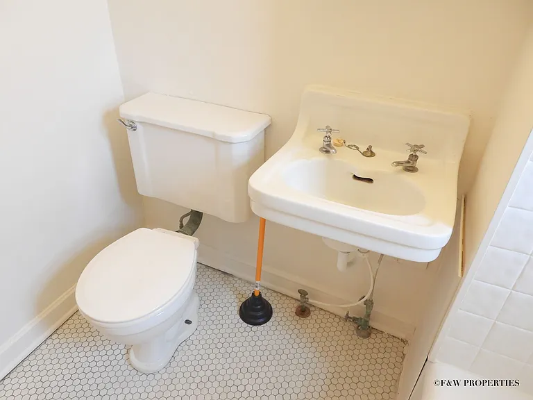 775 E. Broad St — Photo 12