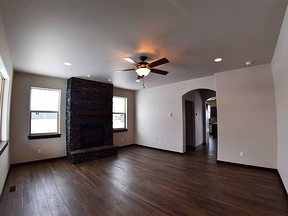 2nd image of 113 Granite Peak Dr