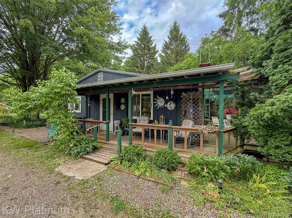 6636 Broadbridge Rd, Cottrellville, MI 48039