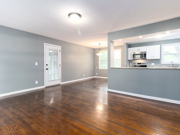 5th image of 2517 Netherwood Dr