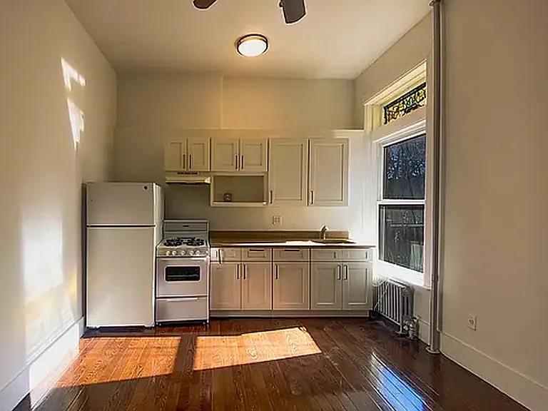 680 Saint Marks Ave #1-R — Photo 3