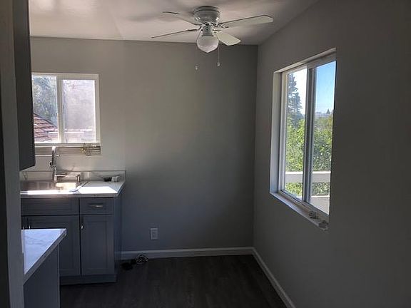 3rd image of 844 Edgehill Dr #7