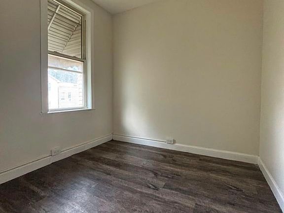 2nd image of 107 Van Nostrand Ave #2A