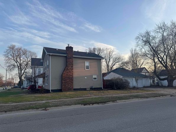 523 1st St NW, Waverly, IA 50677